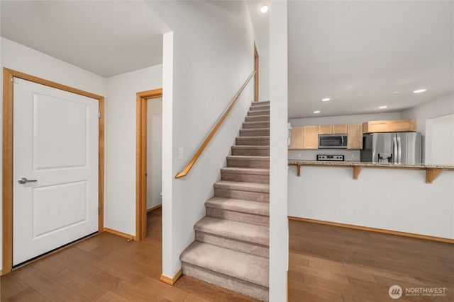 391 NE OHenry Court, Poulsbo, WA 98370