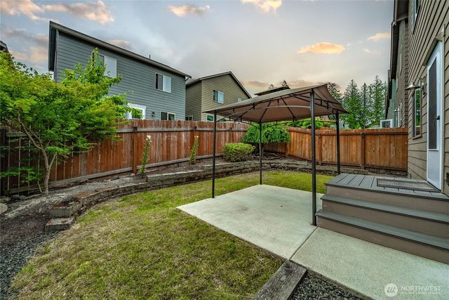 391 NE OHenry Court, Poulsbo, WA 98370
