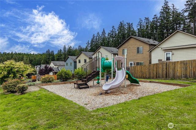 391 NE OHenry Court, Poulsbo, WA 98370