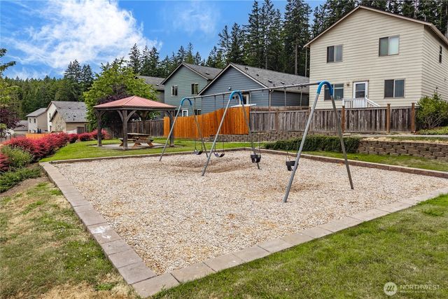391 NE OHenry Court, Poulsbo, WA 98370