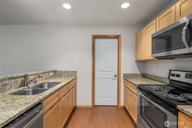 391 NE OHenry Court, Poulsbo, WA 98370