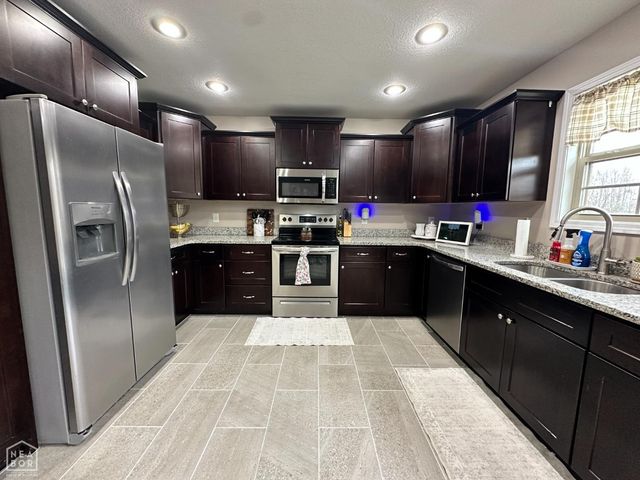 2007 S 7th Street S, Paragould, AR 72450