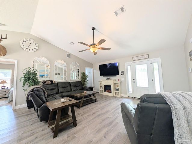 6837 Sagebrush Ln, Milton, FL 32570