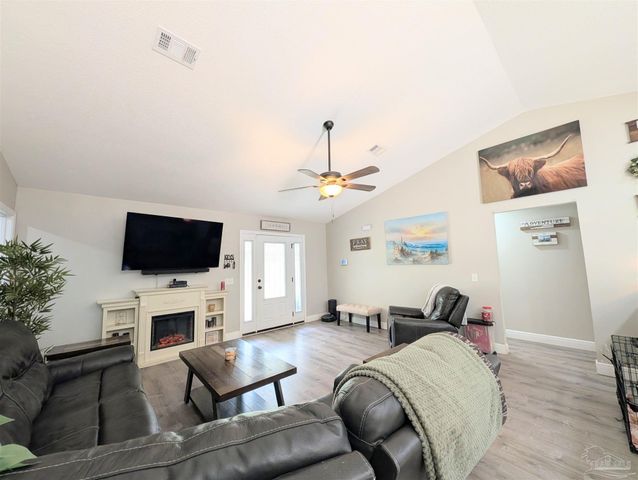 6837 Sagebrush Ln, Milton, FL 32570