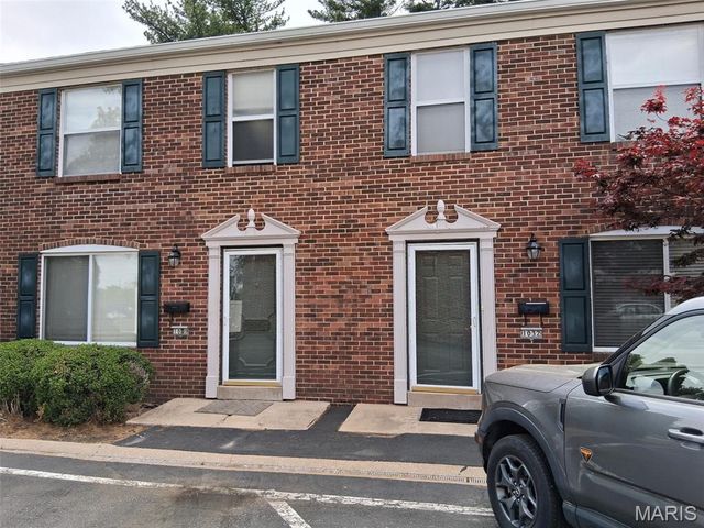 1025 Lacouer Drive, Kirkwood, MO 63122