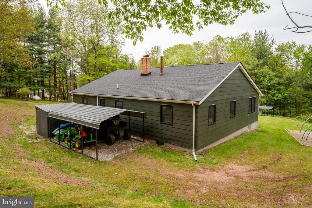 Image 3 of property listing at 2254 GARRETT RD, Oakland, MD 21550
