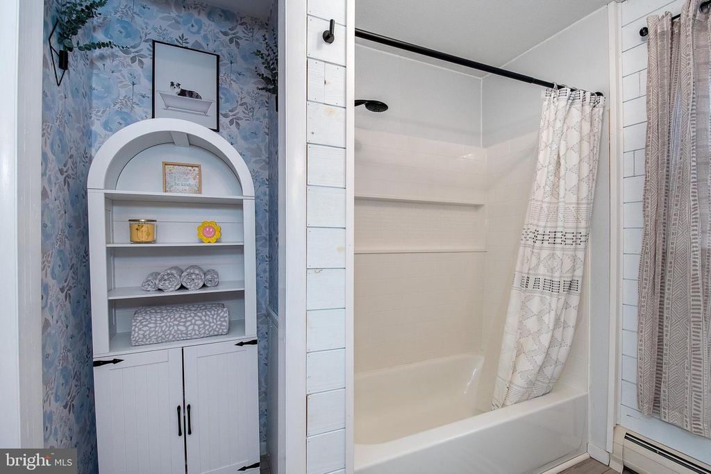 Image 34 of property listing at 2254 GARRETT RD, Oakland, MD 21550