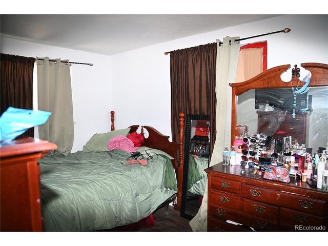 1042 S Grove St, Denver, CO 80219