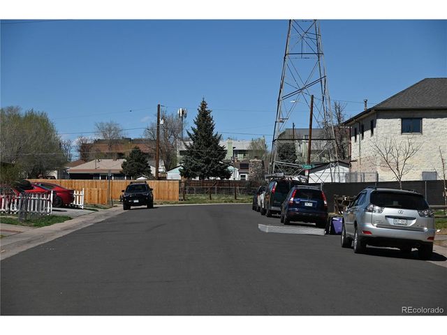 1042 S Grove St, Denver, CO 80219