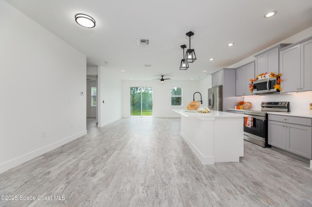 598 Fairmont Street, Palm Bay, FL 32908