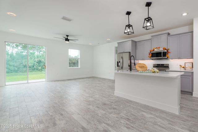 598 Fairmont Street, Palm Bay, FL 32908