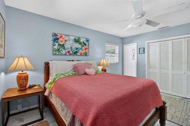 5723 1ST STREET NE, St Petersburg, FL 33703