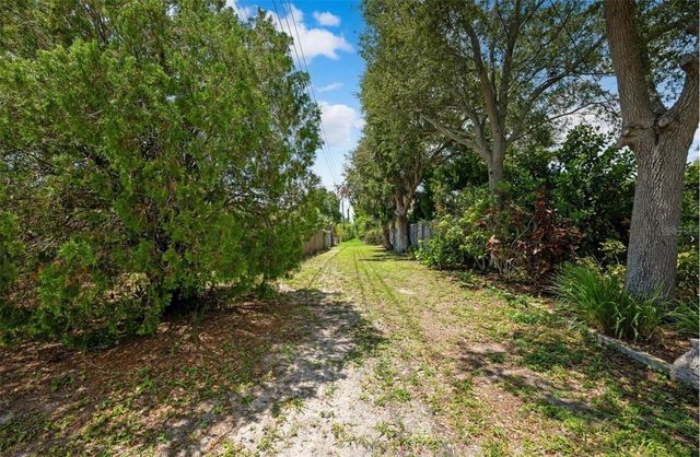 5723 1ST STREET NE, St Petersburg, FL 33703