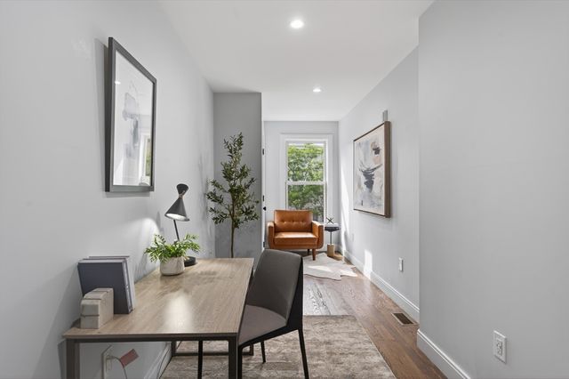 221 Paris St 1, Boston, MA 02128