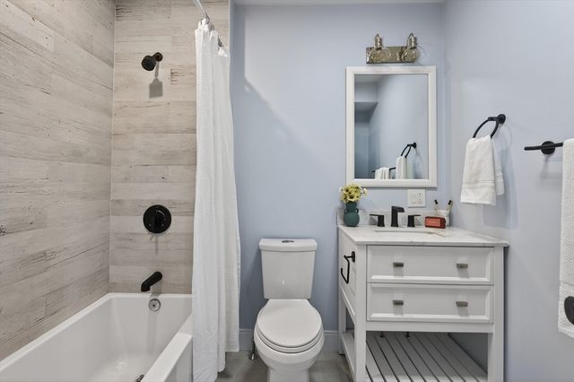221 Paris St 1, Boston, MA 02128
