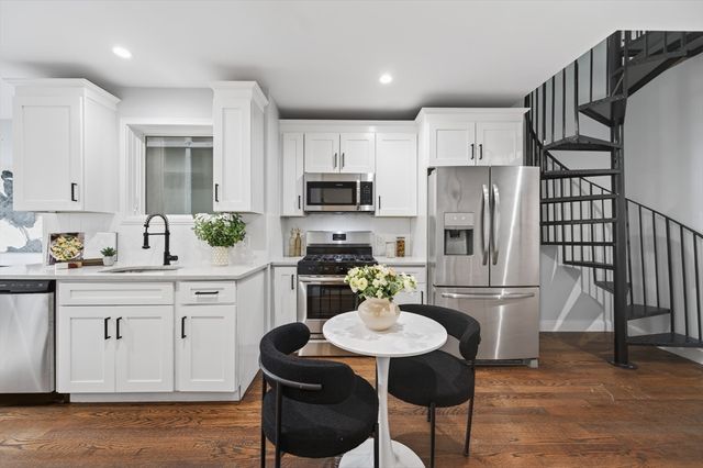 221 Paris St 1, Boston, MA 02128