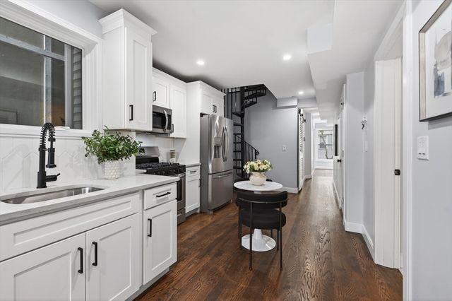 221 Paris St 1, Boston, MA 02128