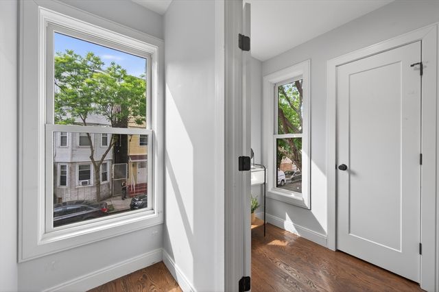 221 Paris St 1, Boston, MA 02128