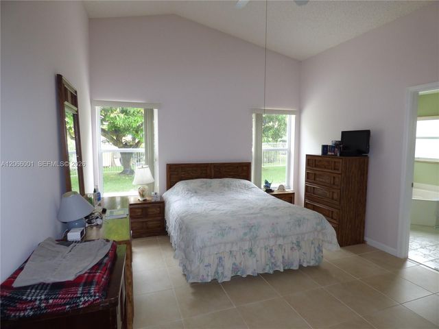 474 SW 205th Avenue, Pembroke Pines, FL 33029