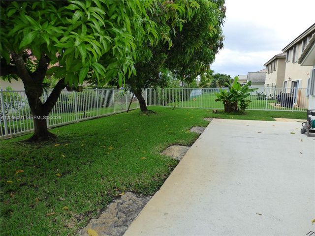 474 SW 205th Avenue, Pembroke Pines, FL 33029