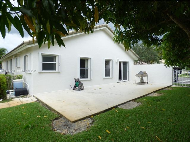 474 SW 205th Avenue, Pembroke Pines, FL 33029