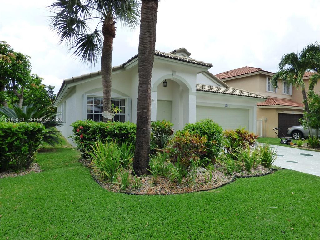474 SW 205th Avenue, Pembroke Pines, FL 33029