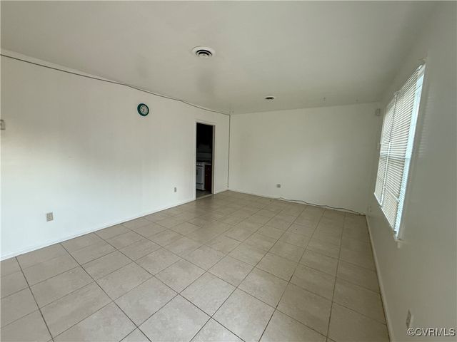2801 Woodlawn Ave, Colonial Heights, VA 23834