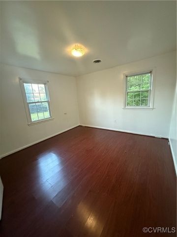 2801 Woodlawn Ave, Colonial Heights, VA 23834