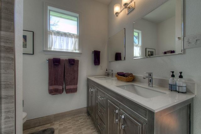 1501 Willow ST 1, Austin, TX 78702