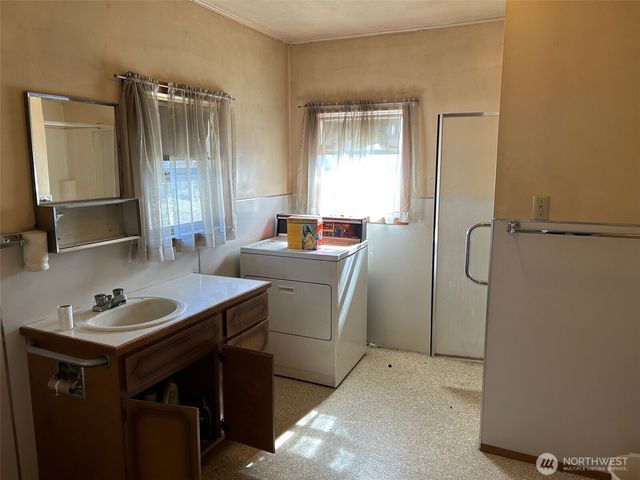 204 W Alaska Avenue, Roslyn, WA 98941