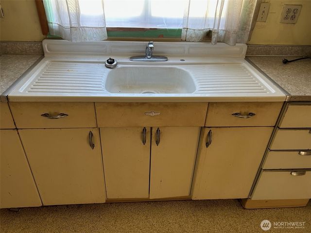 204 W Alaska Avenue, Roslyn, WA 98941