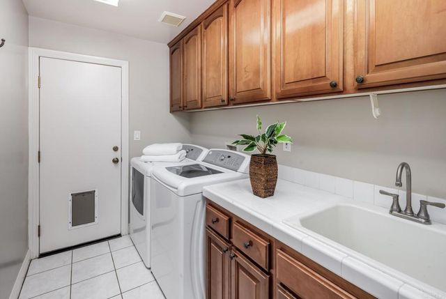 29190 Crystal Ridge Court, Escondido, CA 92026