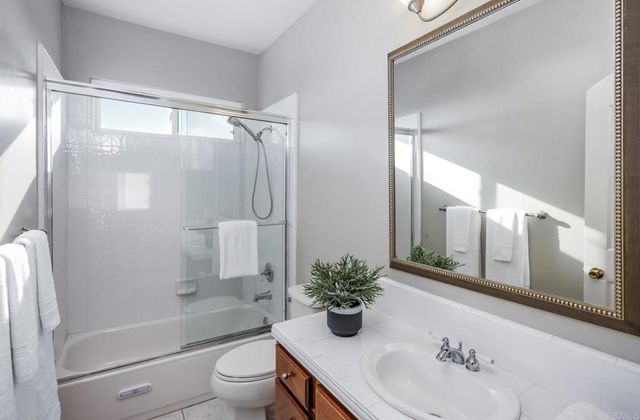 29190 Crystal Ridge Court, Escondido, CA 92026