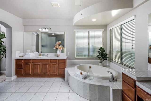 29190 Crystal Ridge Court, Escondido, CA 92026