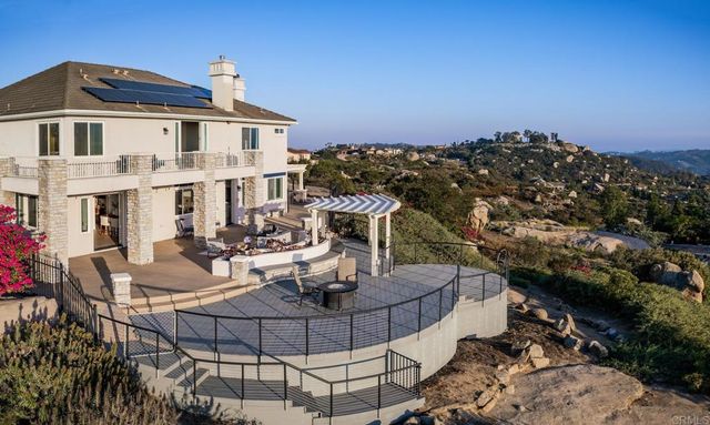 29190 Crystal Ridge Court, Escondido, CA 92026