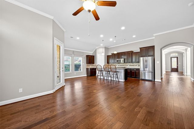 14 S Sawbridge Circle, The Woodlands, TX 77389