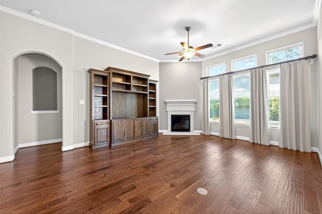 14 S Sawbridge Circle, The Woodlands, TX 77389