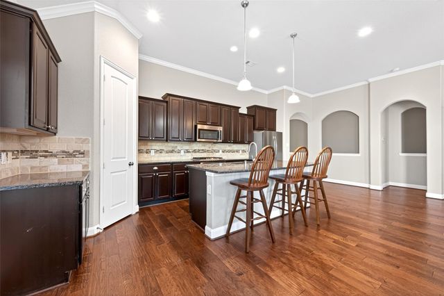 14 S Sawbridge Circle, The Woodlands, TX 77389