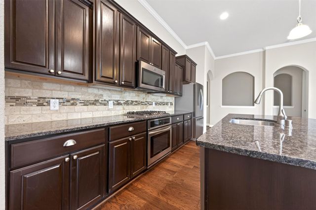 14 S Sawbridge Circle, The Woodlands, TX 77389