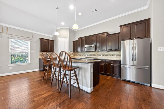 14 S Sawbridge Circle, The Woodlands, TX 77389