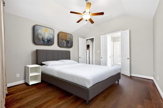 14 S Sawbridge Circle, The Woodlands, TX 77389