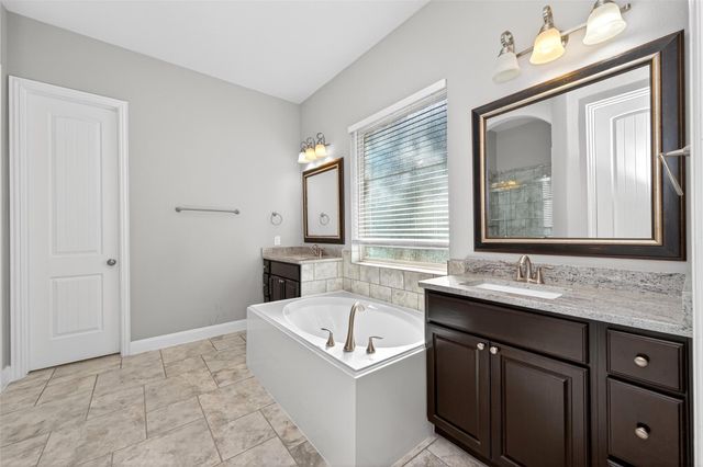14 S Sawbridge Circle, The Woodlands, TX 77389