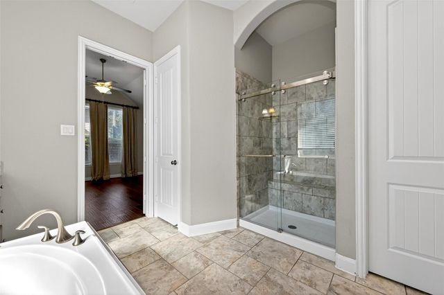 14 S Sawbridge Circle, The Woodlands, TX 77389