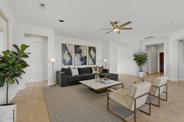 900 Cottonwood Circle, Bernalillo, NM 87004