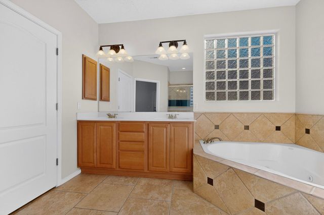 900 Cottonwood Circle, Bernalillo, NM 87004