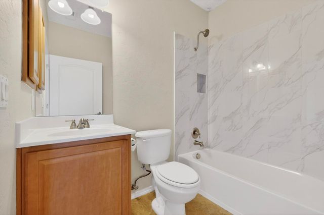 900 Cottonwood Circle, Bernalillo, NM 87004