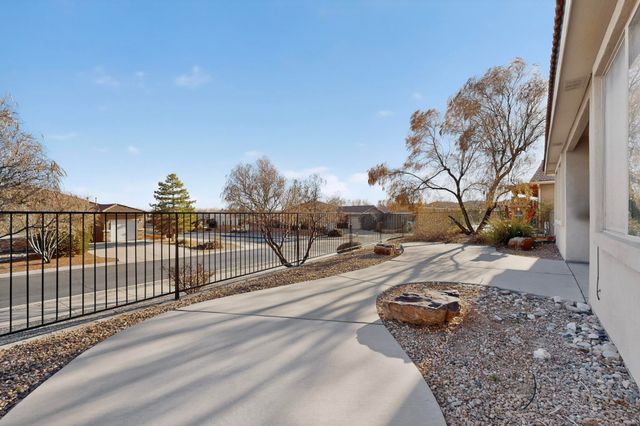 900 Cottonwood Circle, Bernalillo, NM 87004
