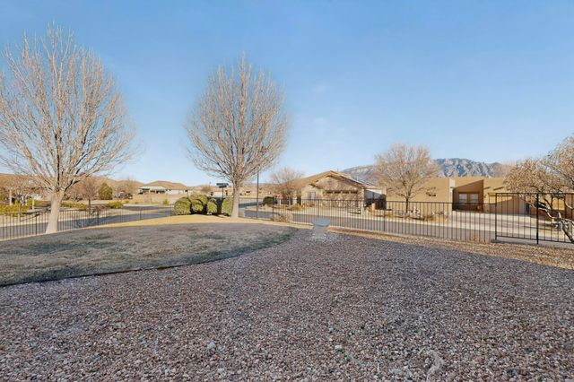 900 Cottonwood Circle, Bernalillo, NM 87004