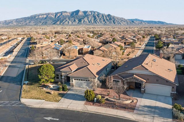 900 Cottonwood Circle, Bernalillo, NM 87004