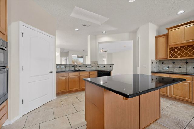 900 Cottonwood Circle, Bernalillo, NM 87004